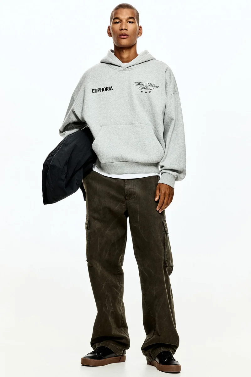 اتش اند ام هودي بقصّة واسعة