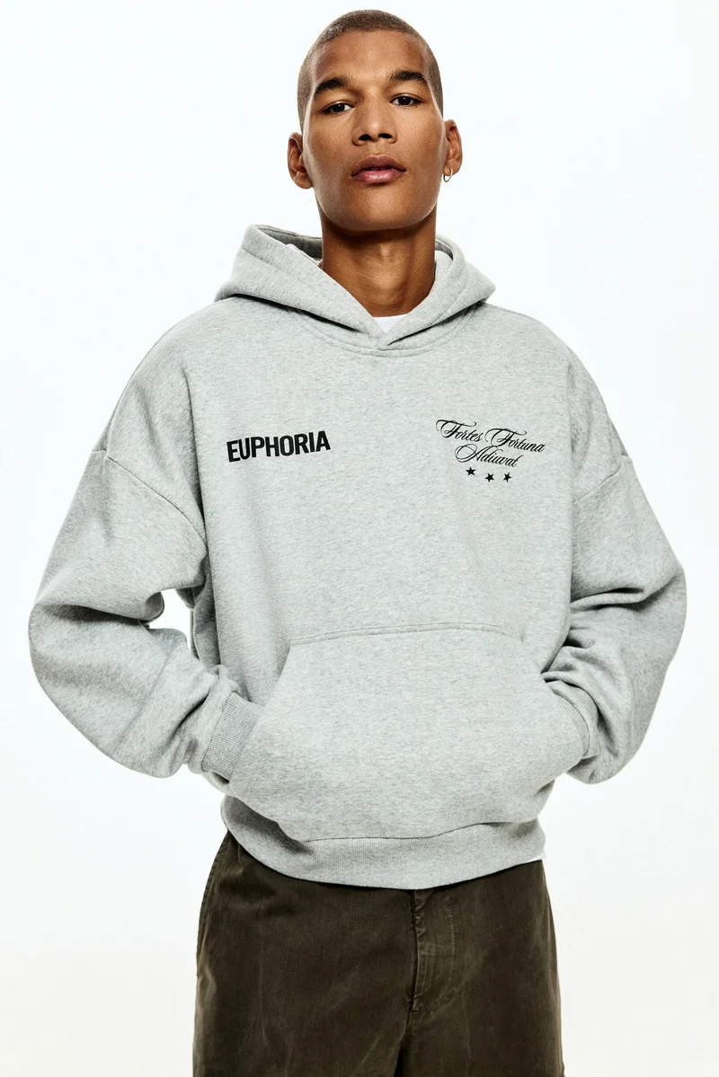 اتش اند ام هودي بقصّة واسعة