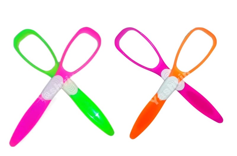 Plastic Tongue Cleaner for MEN and WOMEN Fights Bad Breath Oral Care Tongue Cleaner, Easy to Use Travel Friendly Pack of 2 Piece CP985