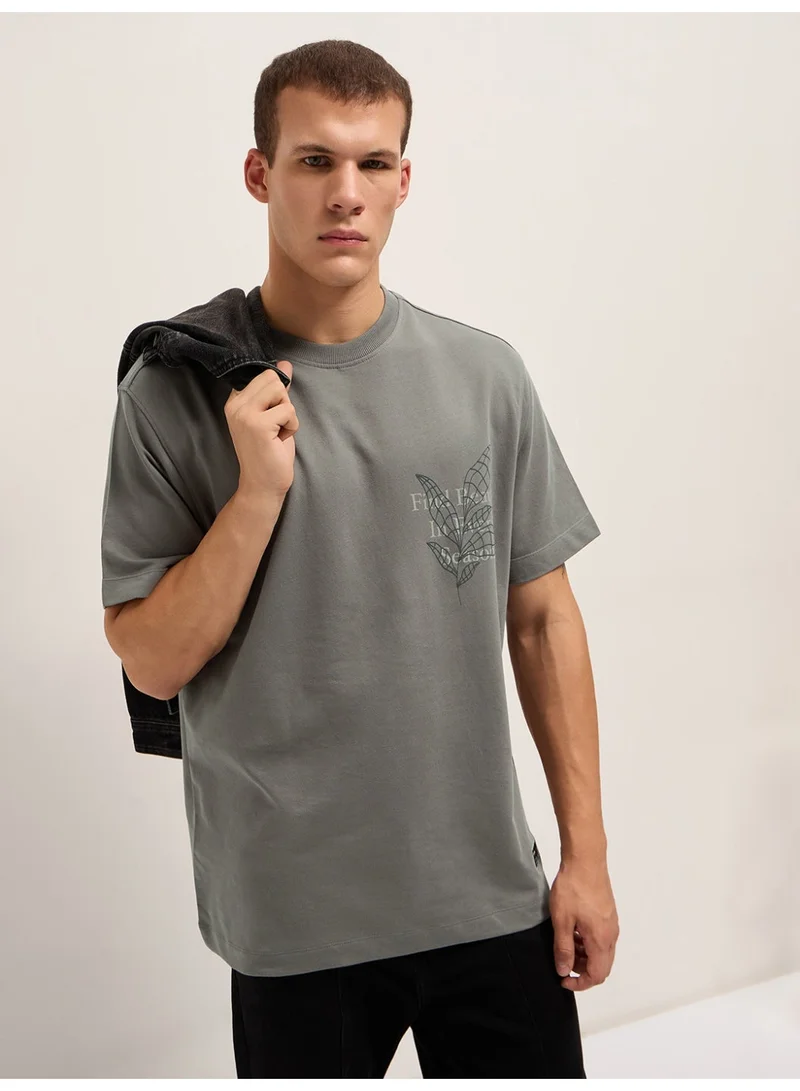 THE BEAR HOUSE Men’s Short Sleeve T-Shirt | Casual, Comfortable & Stylish Everyday Wear | Perfect for Work, Travel, or Relaxed Outfits | Versatile All-Season Essential for Any Occasion