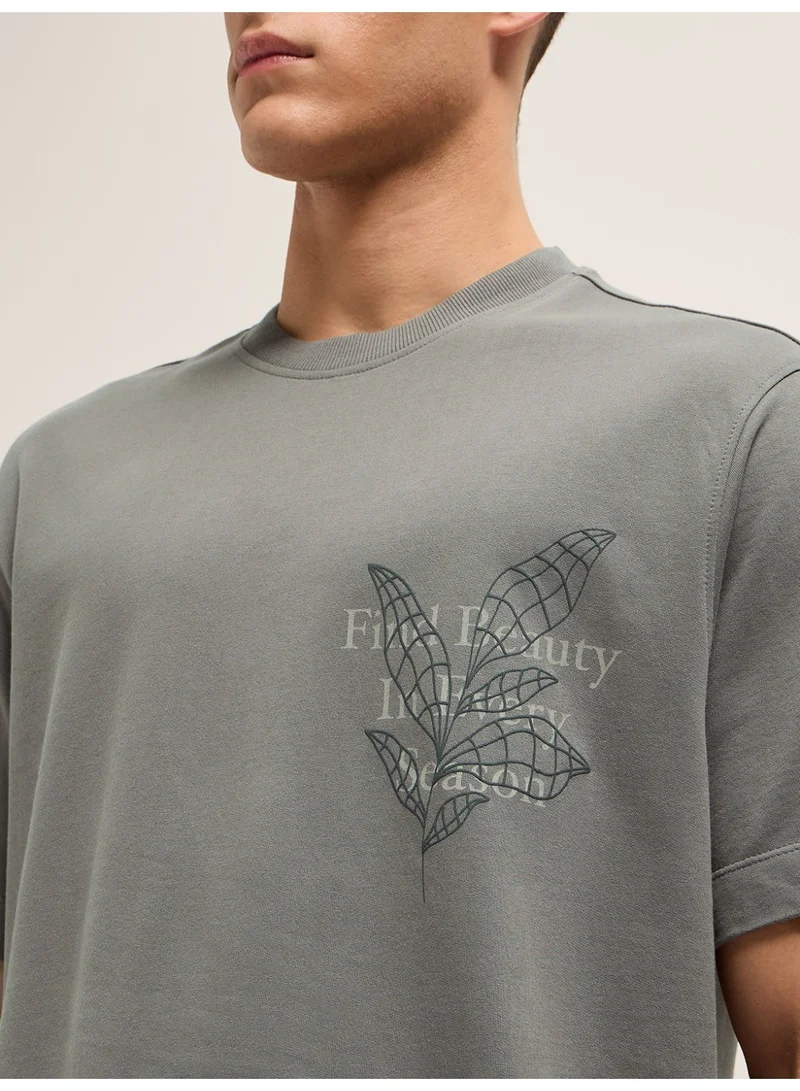 THE BEAR HOUSE Men’s Short Sleeve T-Shirt | Casual, Comfortable & Stylish Everyday Wear | Perfect for Work, Travel, or Relaxed Outfits | Versatile All-Season Essential for Any Occasion