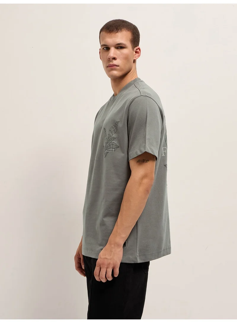 THE BEAR HOUSE Men’s Short Sleeve T-Shirt | Casual, Comfortable & Stylish Everyday Wear | Perfect for Work, Travel, or Relaxed Outfits | Versatile All-Season Essential for Any Occasion