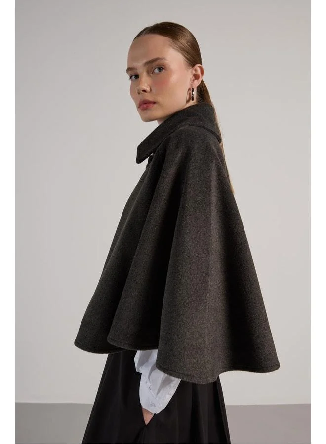 mina aise Women's Anthracite Lined Stamped Cape 30048.