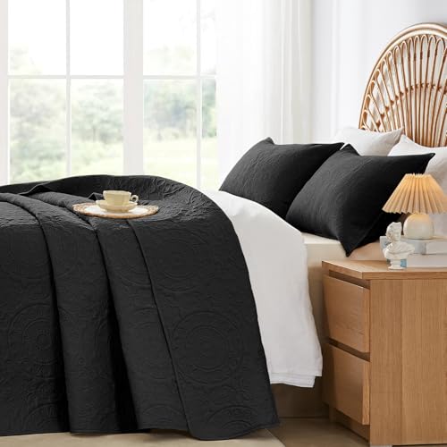 WURUIBO Black Quilt Set King/Cal King Size, Embossing Microfiber Bedspreads with Pillow Sham, Ligthweight Breathable Thin Coverlet, Reversible Bedding Set for All Season (1 Quilt, 2 Pillow Shams) - Image 3