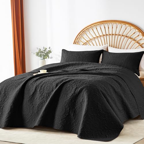 WURUIBO Black Quilt Set King/Cal King Size, Embossing Microfiber Bedspreads with Pillow Sham, Ligthweight Breathable Thin Coverlet, Reversible Bedding Set for All Season (1 Quilt, 2 Pillow Shams) - Image 2