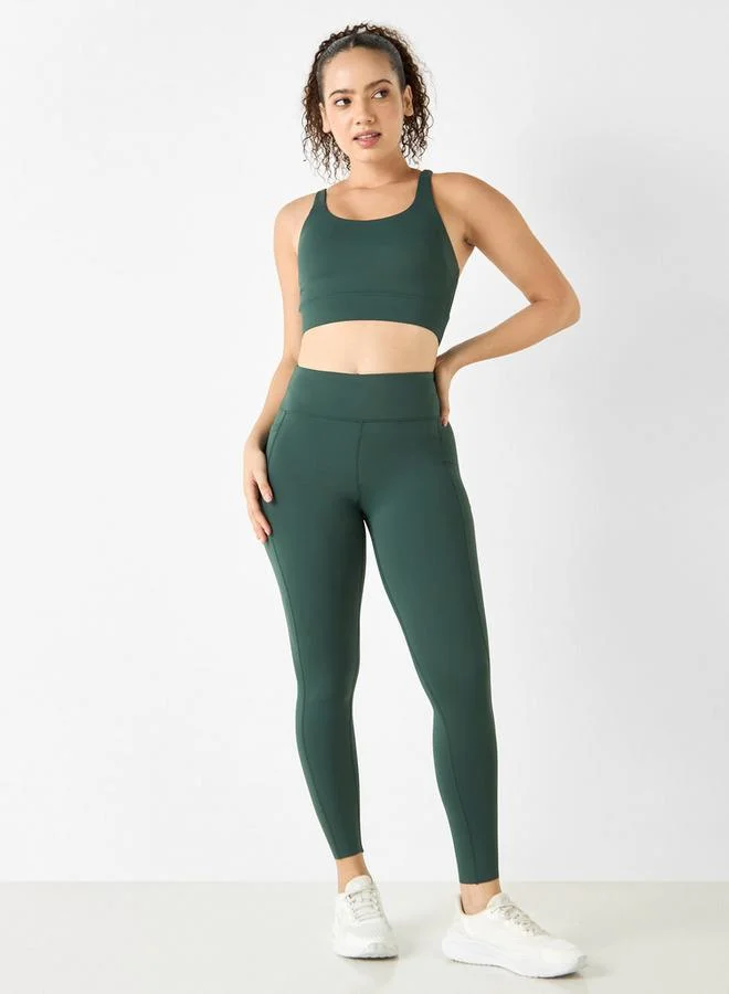 كابا بلوزة بلا أكمام مع حمالات متقاطعة في الخلف من كابا