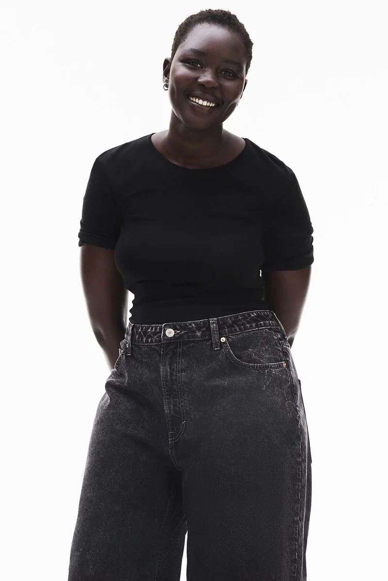 اتش اند ام جينز فضفاض بخصر عالي وقصة تلائم الجسم