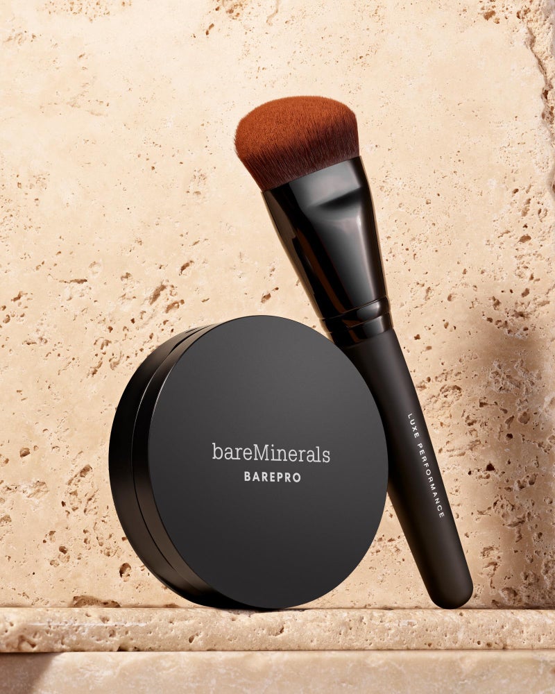 bareMinerals Luxe Performance Synthetic Face Brush for Flawless Coverage, Pair with Liquid or Pressed Powder Foundation, Vegan - Image 2