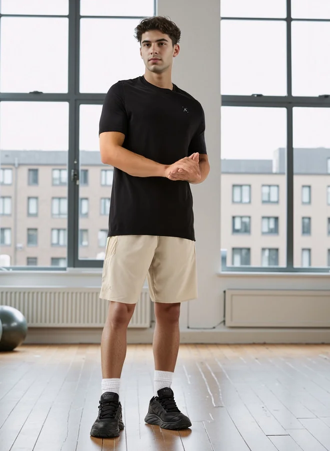 ادوت من سبلاش شورت بقصة عادية وخصر مطاطي