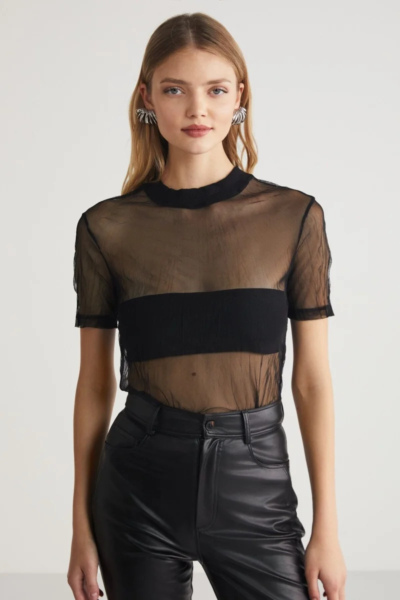 جريميلانج Yoko Women's Crew Neck Crush Effect Short Sleeve Tulle Black T-Shirt