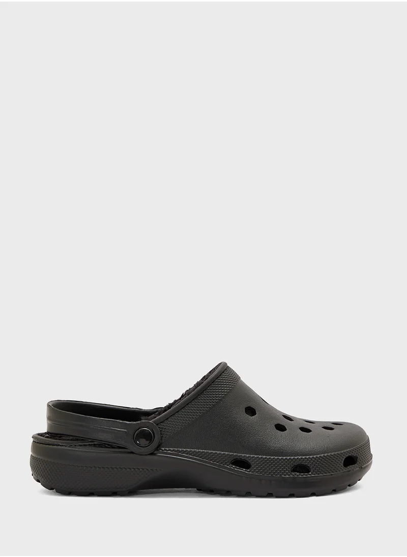 ترافل من نمشي Fur Strap Crossover Flat Sandal