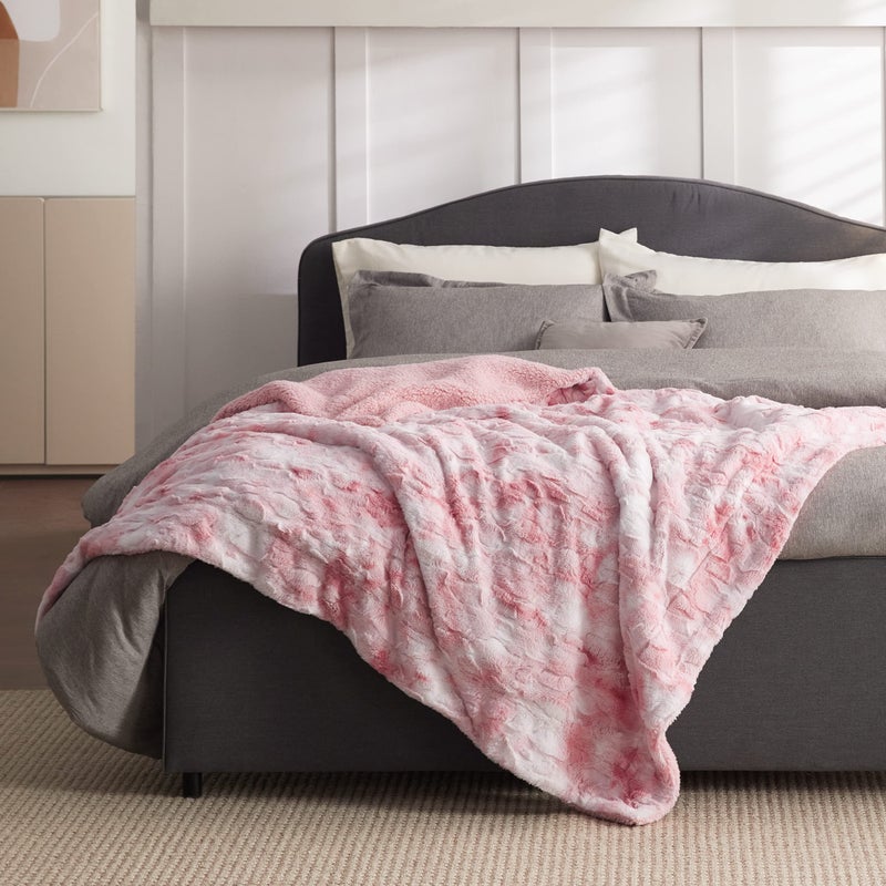 Bedsure GentleSoft Sherpa Fluffy Blanket Twin Size (150 cm x 200 cm) - Fleece Warm and Cozy Fuzzy Faux Fur Throw for Couch, Sofa, Bed Decor, Tie Dye Design, Pink - Image 2