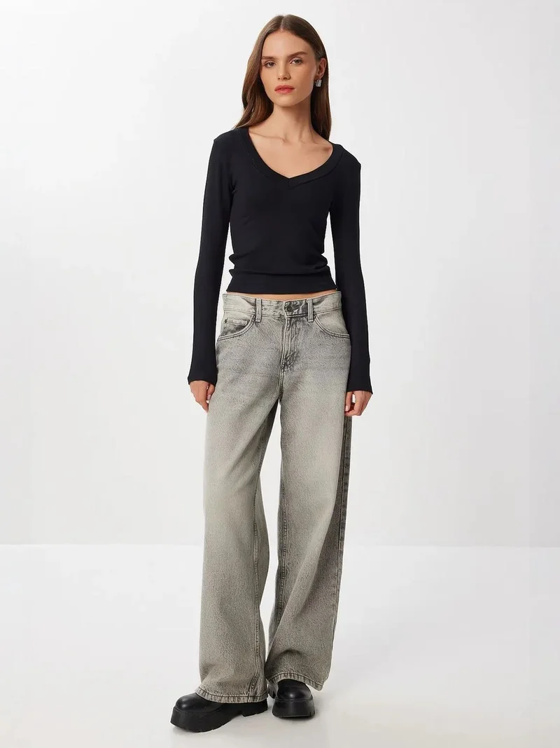 إسطنبول الساحرة ISTANBUL Slim Fit V-Neck Long Sleeve Blouse