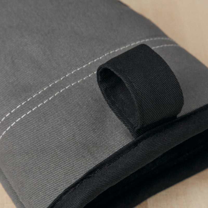 KitchenAid Beacon Two-Tone Non-Slip Oven Mitt Set  Contour Silver/Onyx Black  5.75""x13""  2 Piece - Image 4