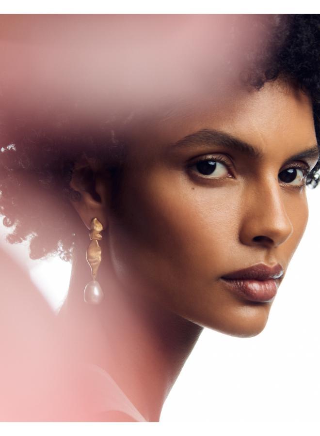 REISS MARGOT: Mismatched Pearl Drop Earrings - Image 2