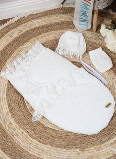 Newborn meds 3 pieces, dressed with luxurious lace from the inside of cotton
