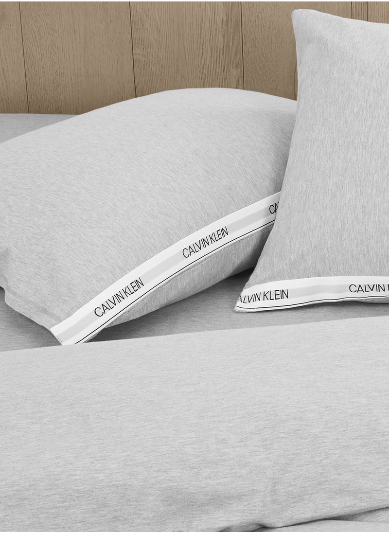 CALVIN KLEIN - Classic Logo Super King Duvet Cover - Image 1
