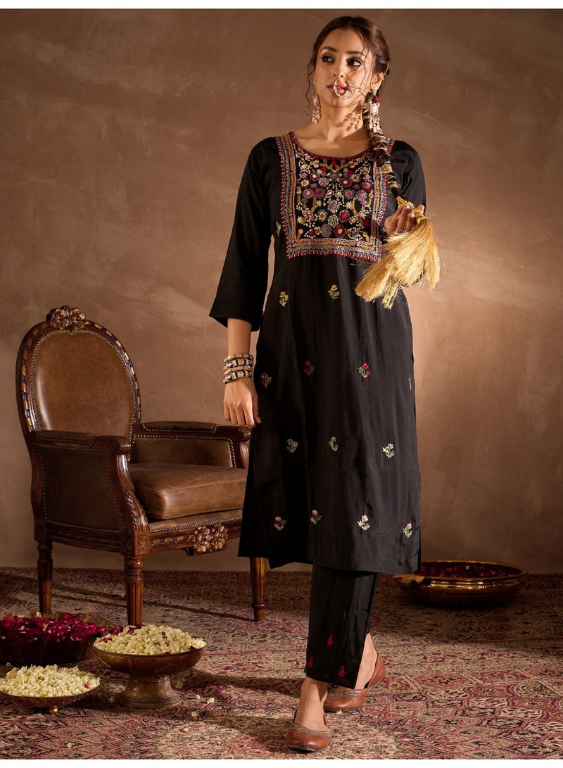 Ameya Black Embroidered Straight Kurta Trousers With Dupatta Set - Image 3