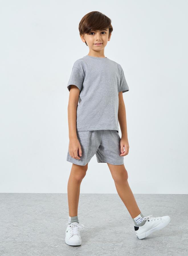 Styli Boys Grey Solid T-Shirt and Shorts Set - Image 3