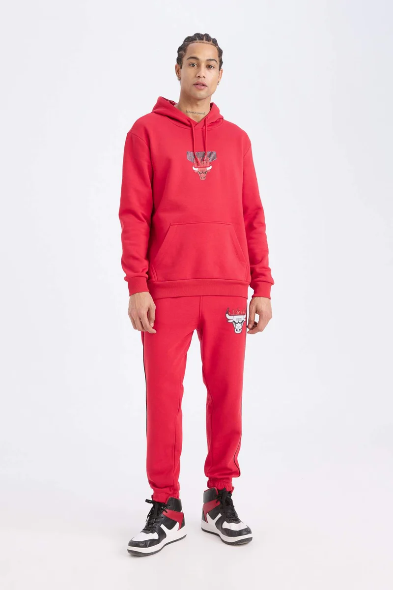ديفاكتو NBA Chicago Bulls Standard Fit Back Printed Thick Hoodie