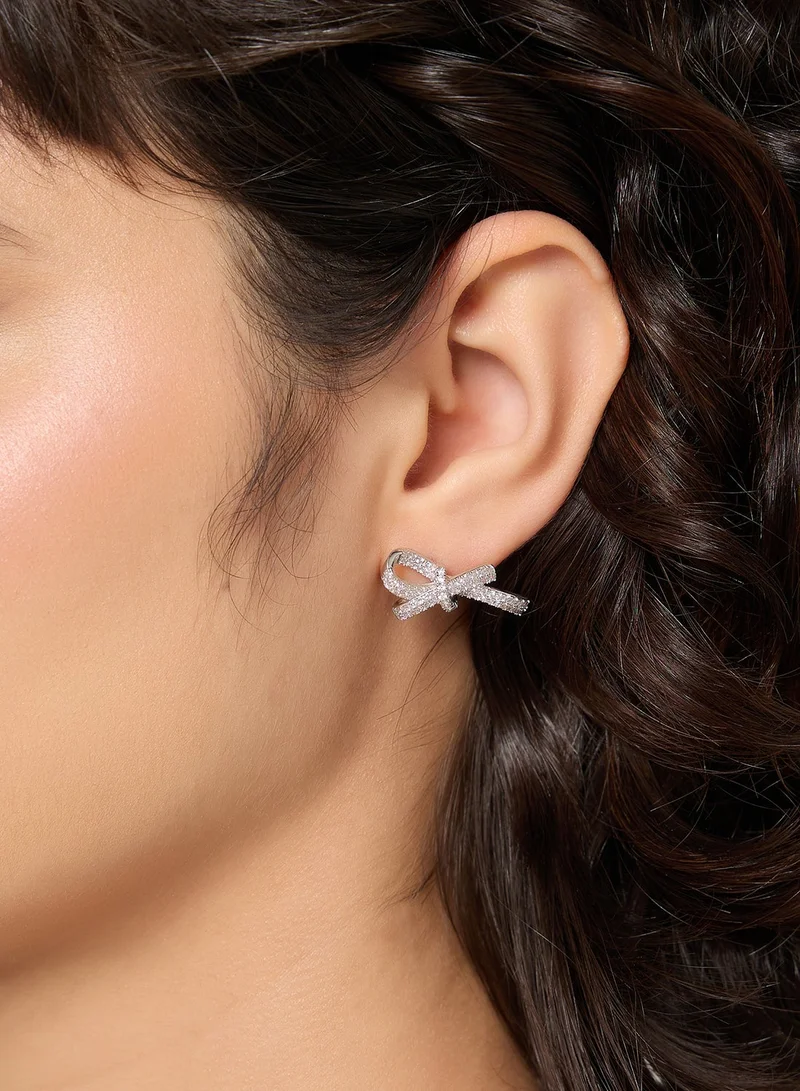 ايلا ليمتد اديشن أقراط مرصعة بالماس على شكل قوس