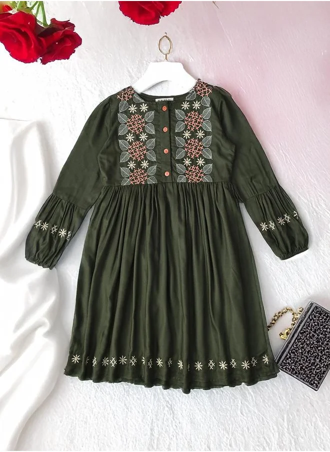 بيلا مودا Bella Moda Embroidered 3/4 Sleeves Cotton Dress with Button Front
