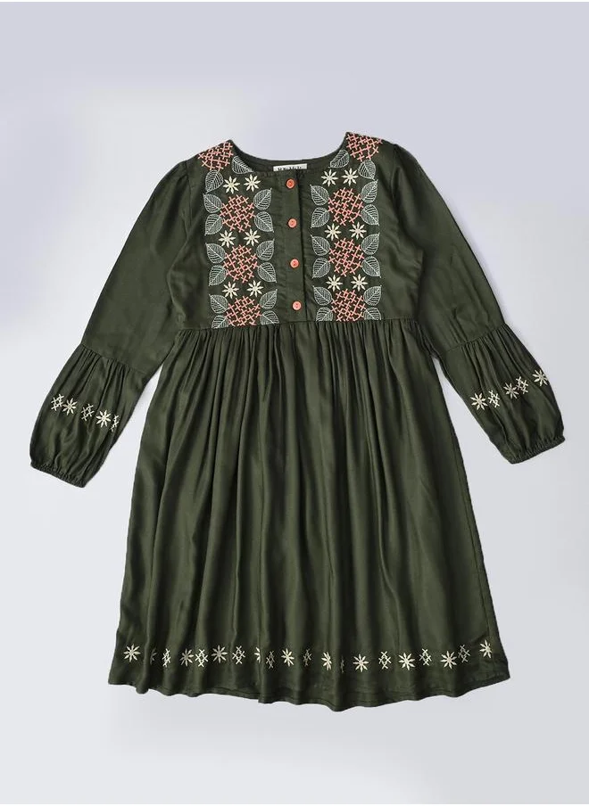 بيلا مودا Bella Moda Embroidered 3/4 Sleeves Cotton Dress with Button Front