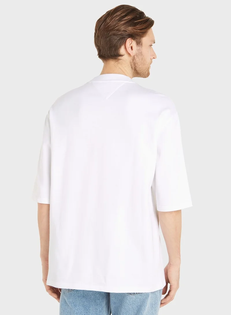 TOMMY JEANS Logo Crew Neck T-Shirt