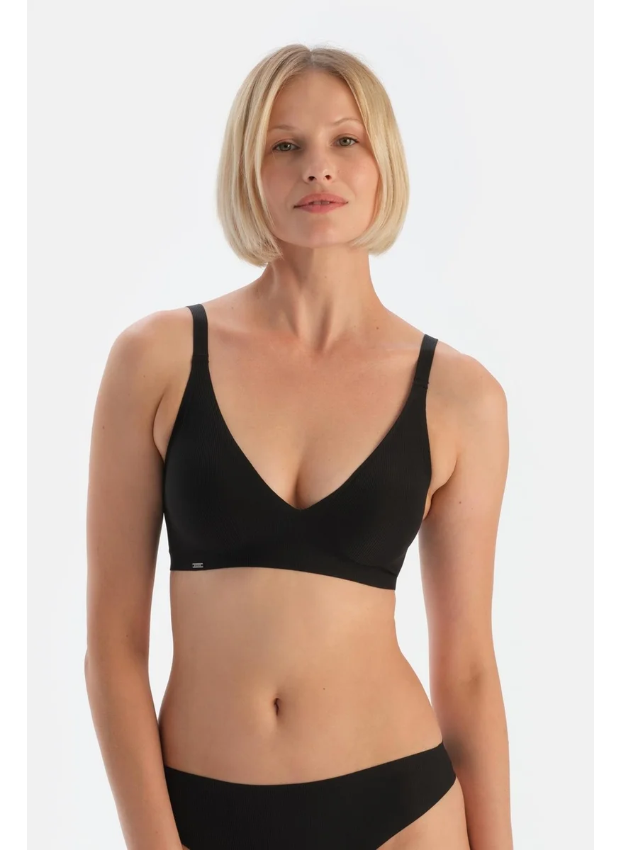 داجي Black 1123KC Seamless Non-wired Bra