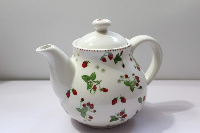 Lonovel Porcelain Teapots,Lovely Strawberry Design Tea Pot for Tea or Coffee,Ceramic Teapot with Lids,Home and Kitchen Dining Serveware Pot,Beige - Image 3