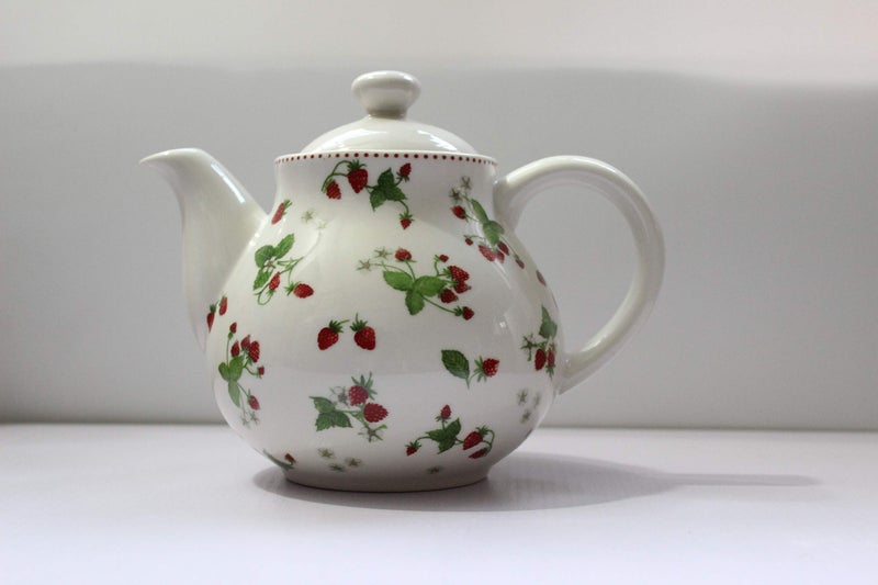 Lonovel Porcelain Teapots,Lovely Strawberry Design Tea Pot for Tea or Coffee,Ceramic Teapot with Lids,Home and Kitchen Dining Serveware Pot,Beige - Image 2