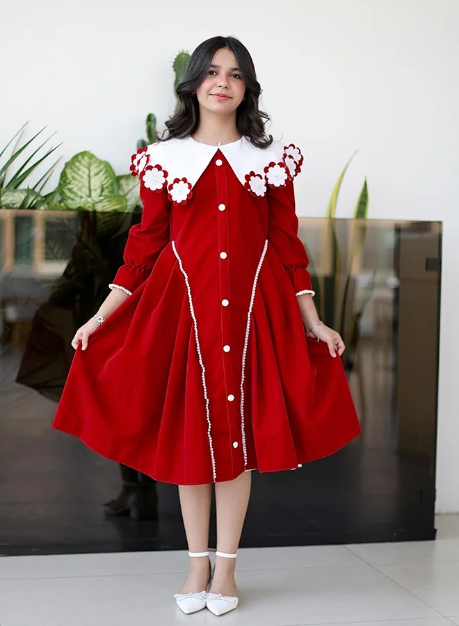 HAWRAA ABAYA Girls’ velvet dress with a princess-style floral collar