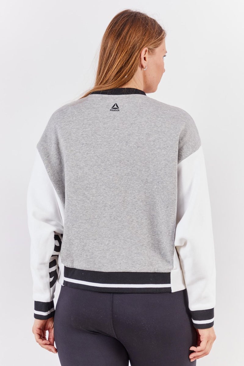 Reebok جاكيت رياضي نسائي بأكمام طويلة بسحاب كامل، رمادي وأبيض - Image 4