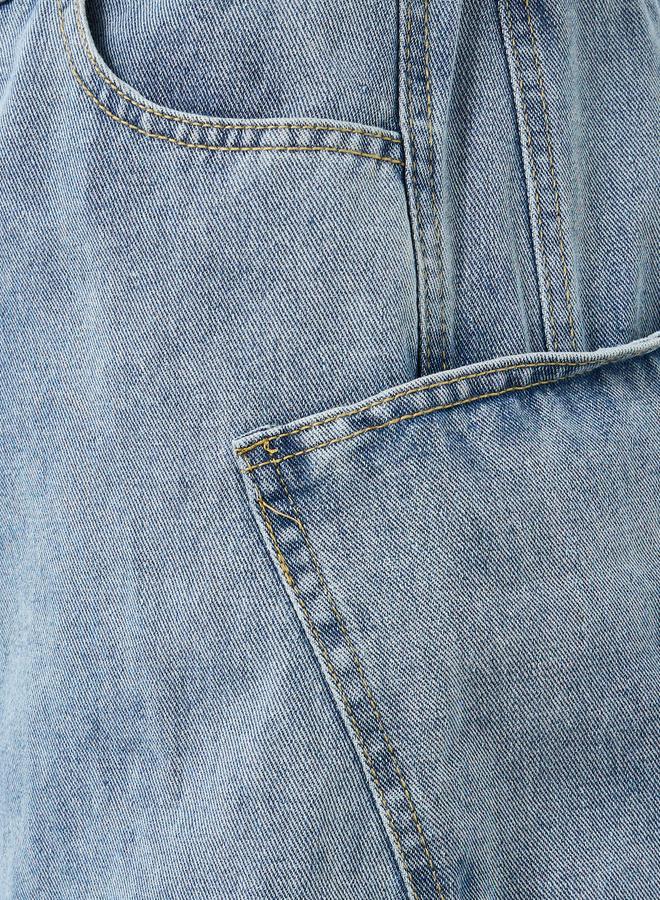 Styli Men Cloud Wash Relaxed Fit Panelled Jeans - Image 3