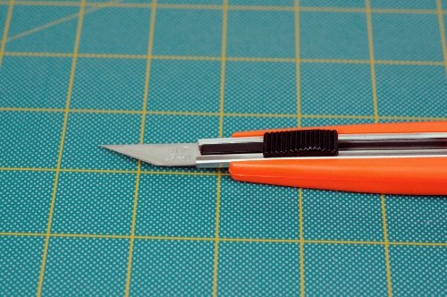 NT Cutter Multi-Use Plastic Cutter with Plastic Cutting Blade and Precision Knife Blade, 1 Cutter (M-500P) - Image 3
