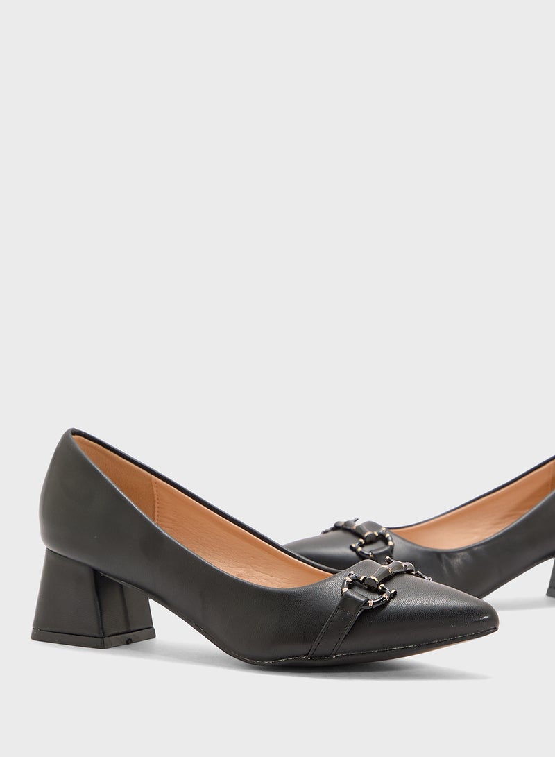 BR Block Heeled Pointed Pump  - Image 4
