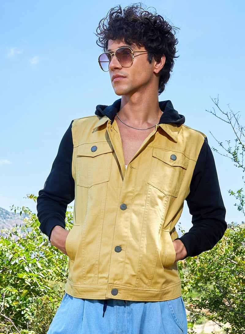 كامبوس سوترا Men's Black & Yellow Light-Wash Denim Jacket With Sweatshirt Sleeve  - Image 1
