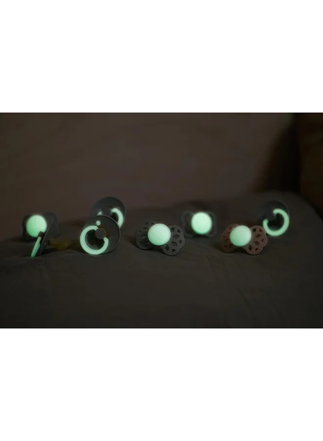 بيبس Colour Baby Pacifier, Latex Round Nipple, Size 2, 6-18 Months, Sage Glow, Glow-In-The-Dark, 1 Pieces