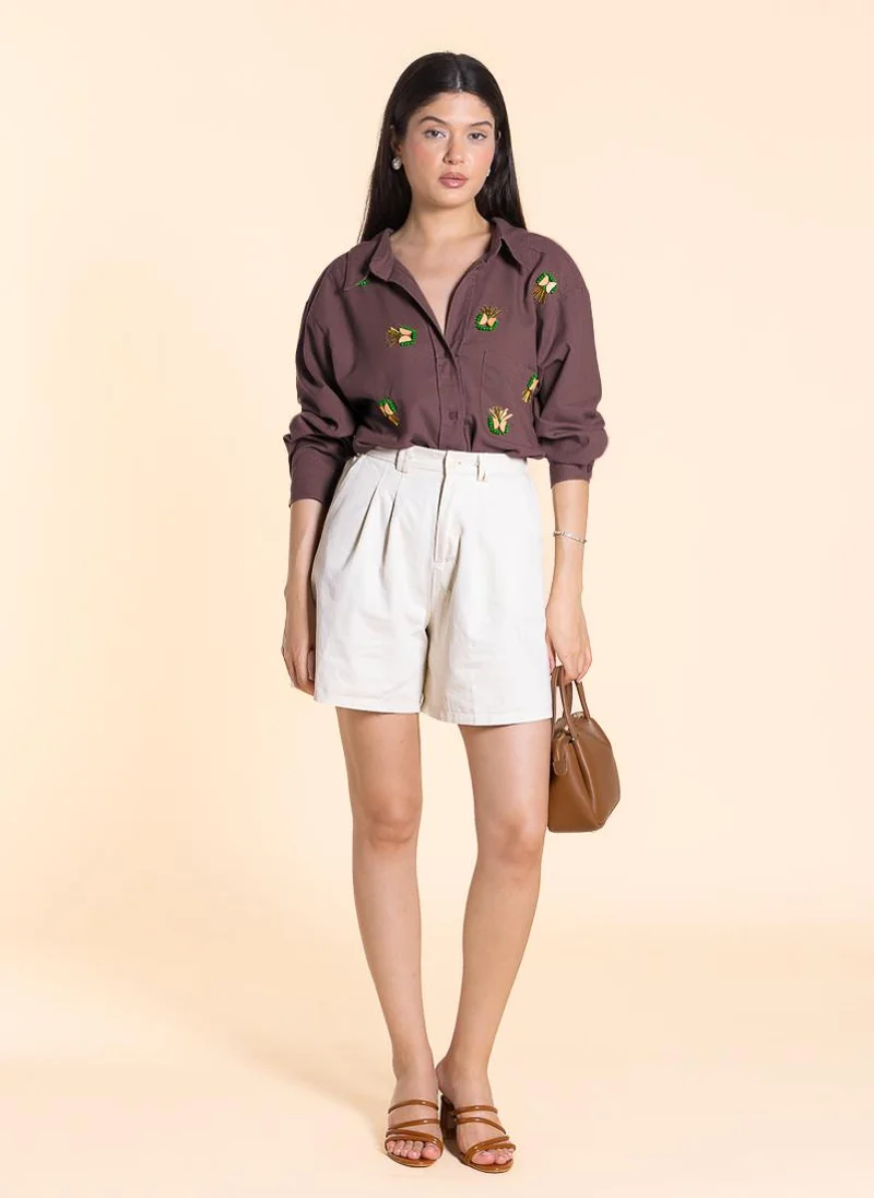 SHAPES DETAILED EMBROIDERED COMFORT SHIRT