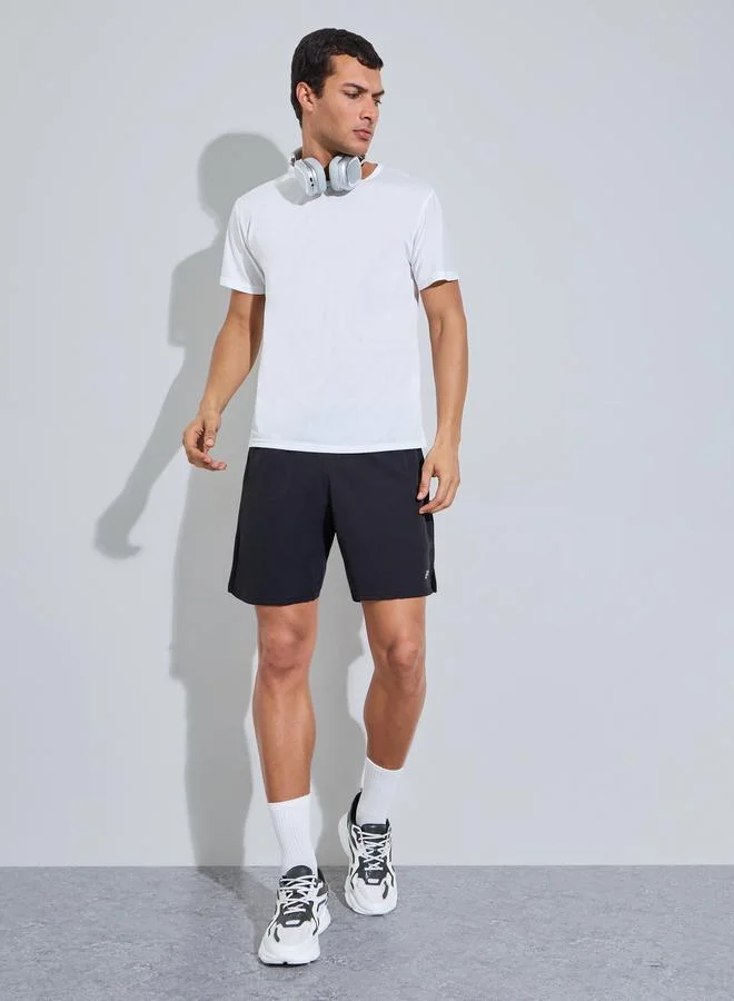 ستايلي اكتيف Men White Regular Fit Activewear T-Shirt