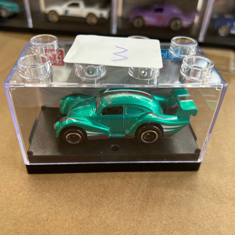 Cool Retro Alloy Sports Car Model with Display Box - Image 4