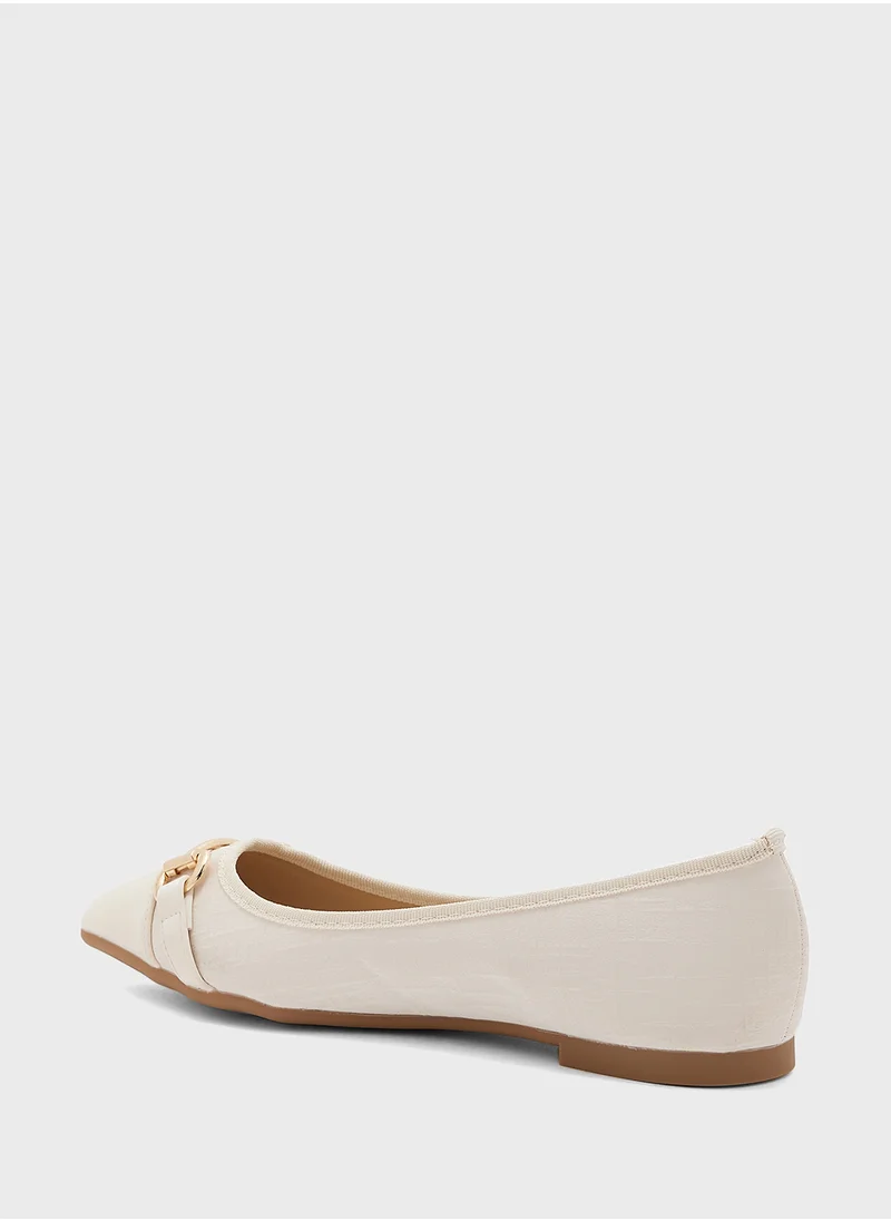 ELLA Horse Bit Trim Pointed Flat Shoe