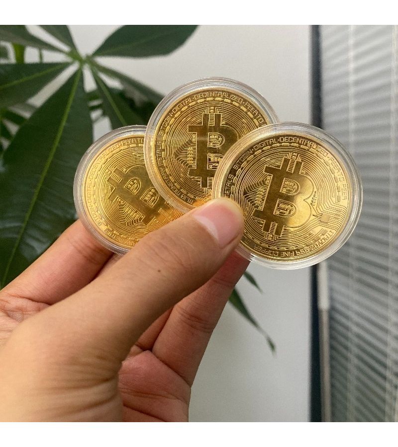 Bitcoin Commemorative Coins 6 Set with Protective Case Golden Luster Collectible - Image 4