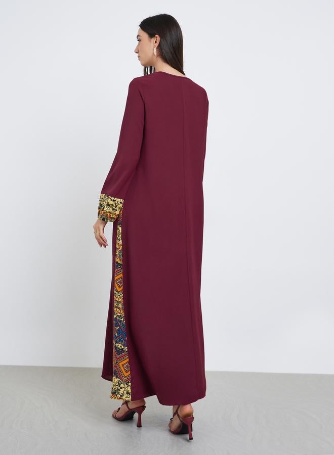 تايك تو جلابية مطبوعة بلون بورغندي مع لوحة جانبية - Image 4