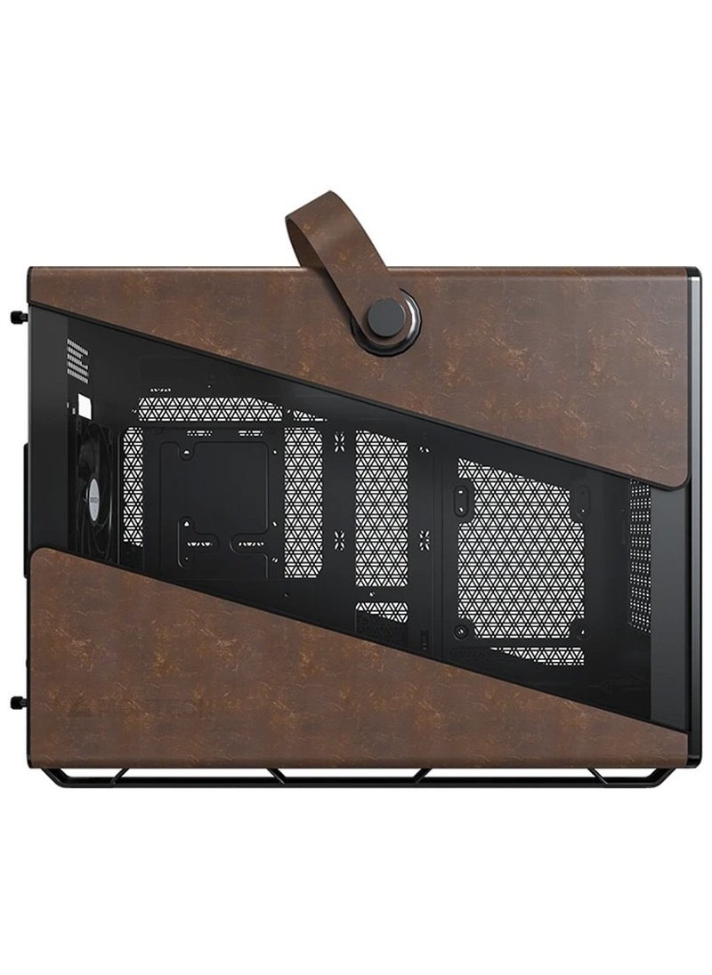 مونتك حقيبة Heritage PRO Micro-ATX / Mini-ITX - محمولة بسهولة، أداء كبير في حجم صغير، لمسة نهائية من الجلد البيئي، وضع طاقة قابل للتخصيص، فلتر غبار مغناطيسي، تتضمن 4 مراوح GF120mm، حامل سماعة رأس، 480 × 235 × 368 مم، 5 فتحات PCIe، مبرد وحدة المعالجة المركزية 170 مم، وحدة معالجة الرسومات 400 مم، وحدة إمداد الطاقة 165 مم (ATX/SFX)، USB 3.0 x2، Type-C (20G)، دعم المبرد حتى 360 مم | أسود  - Image 3
