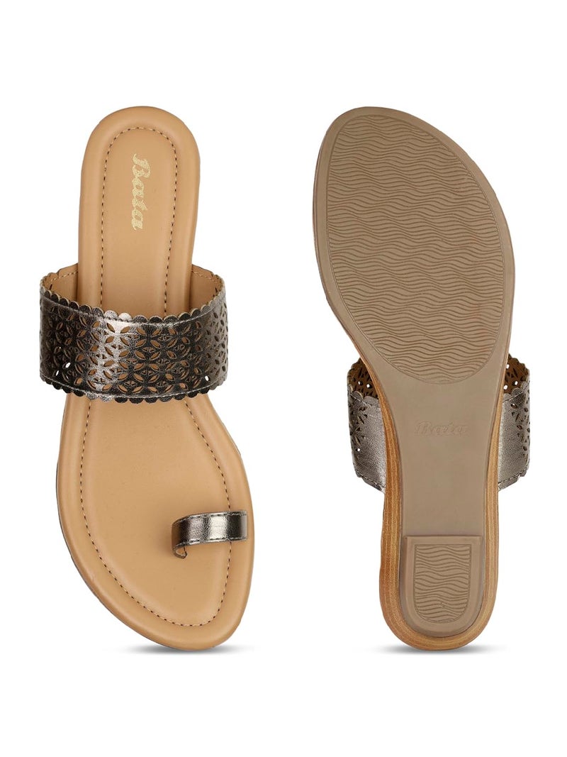 Bata باتا لورا حذاء نسائي بكعب إسفين وخاتم إصبع القدم باللون الرمادي - Image 4