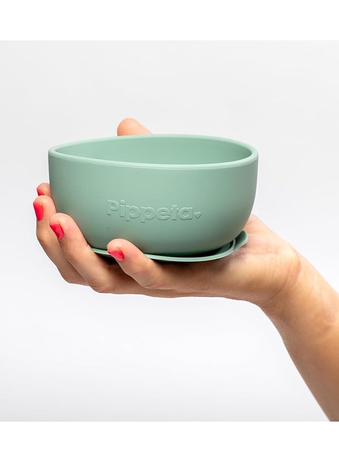 Pippeta The Pippeta Silicone Suction Bowl is designed to make mealtime easier, cleaner, and stress-free for both babies and parents. Featuring a strong suction base, it stays securely in place to help reduce spills and mess during feeding. Made from BPA-free, food-grade silicone, it is safe, soft, and durable for everyday use. The unbreakable design makes it perfect for little ones learning to eat independently. Easy to clean and convenient to use, it is both microwave and dishwasher safe. A practical feeding essential that supports smoother, mess-free mealtimes. - Image 4