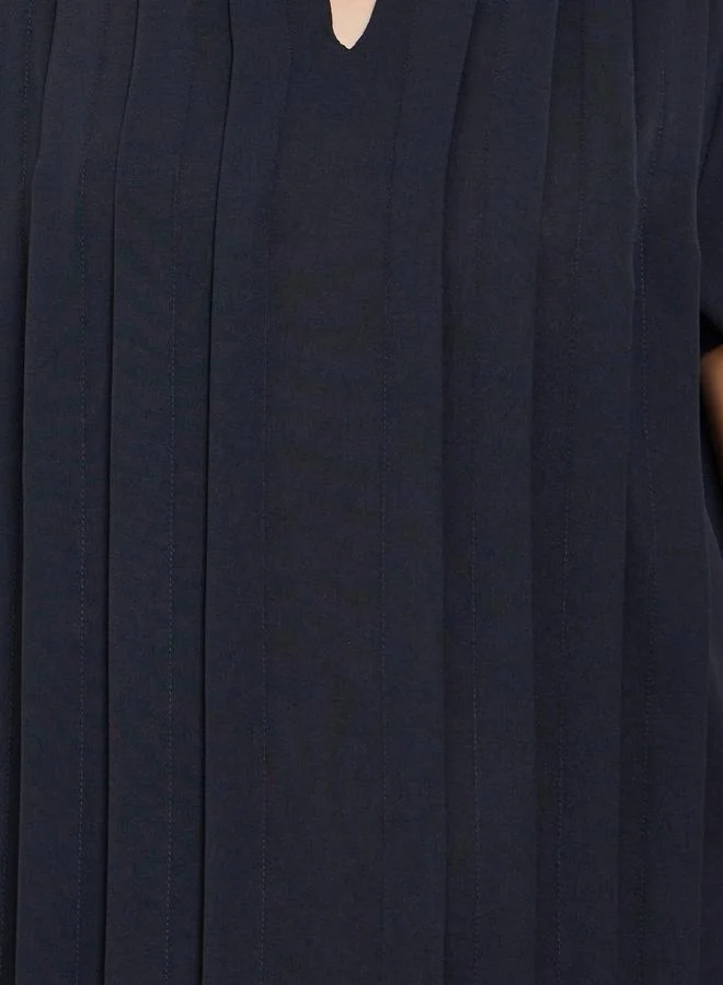 Amirah Amirah Notch Neck Pleated Detail Jalabiya