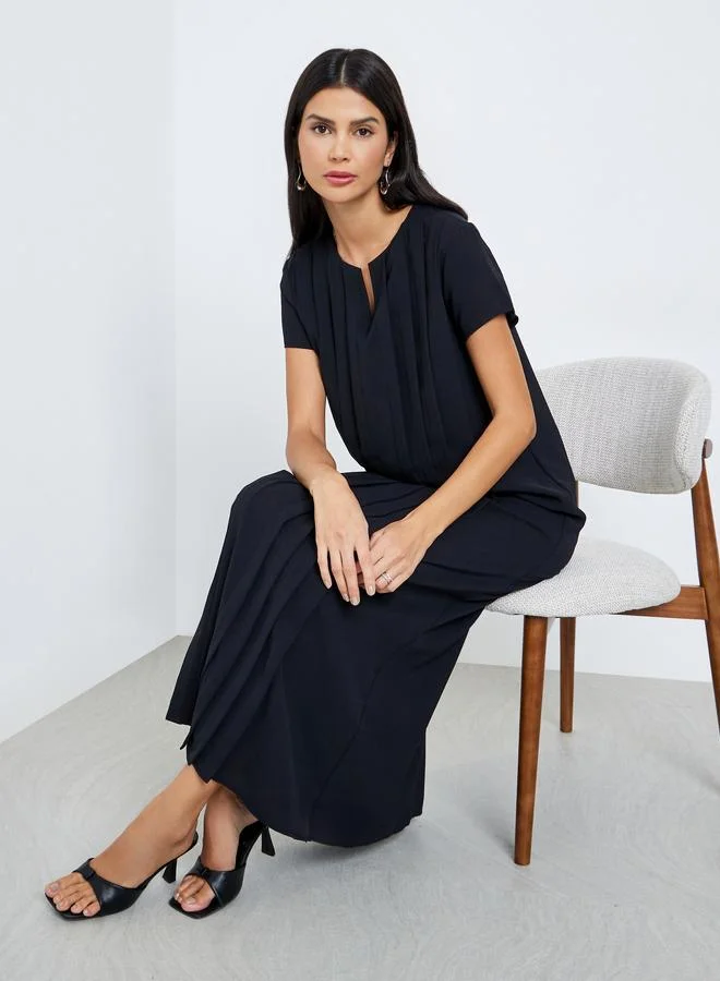 Amirah Amirah Notch Neck Pleated Detail Jalabiya