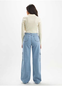 High-Waist Light Wash Flap Pocket Cargo Jeans. - pzsku/ZEBF75B1A6568E0211B6AZ/45/_/1721562626/a04656bb-b9a3-4213-9538-f1bcef31eda0